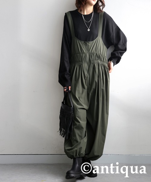 antiqua（アンティカ）の「Uネックニット（ニット/セーター・レディース・ダークグレー/グリーン/グレイッシュベージュ/ブラック/ブルー・R/P）」の9枚目の写真