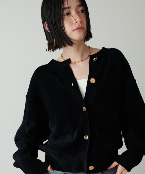 LARUTA(ラルータ)の「【LARUTA】モチフワミニフェザーニットショートカーディガン(カーディガン/ボレロ・レディース・レッド/アイボリー/グレイッシュベージュ/ブラック・FREE)」の2枚目の写真