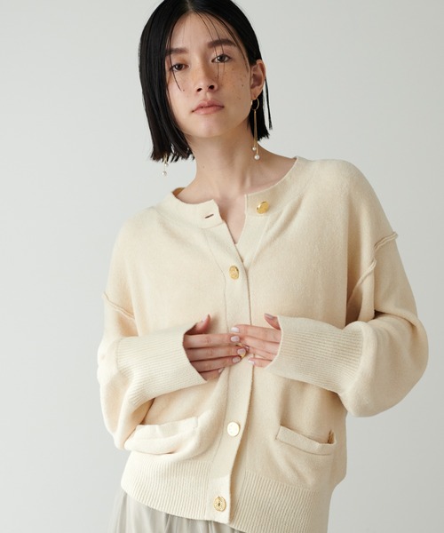 LARUTA(ラルータ)の「【LARUTA】モチフワミニフェザーニットショートカーディガン(カーディガン/ボレロ・レディース・レッド/アイボリー/グレイッシュベージュ/ブラック・FREE)」の6枚目の写真