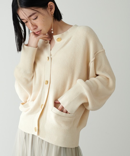 LARUTA(ラルータ)の「【LARUTA】モチフワミニフェザーニットショートカーディガン(カーディガン/ボレロ・レディース・レッド/アイボリー/グレイッシュベージュ/ブラック・FREE)」の7枚目の写真