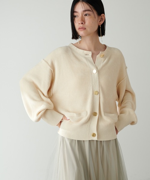 LARUTA(ラルータ)の「【LARUTA】モチフワミニフェザーニットショートカーディガン(カーディガン/ボレロ・レディース・レッド/アイボリー/グレイッシュベージュ/ブラック・FREE)」の8枚目の写真