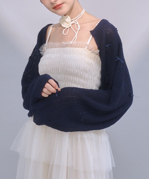Lovilyn（ラヴィリン）の「クロップドリボンボレロカーディガン（カーディガン/ボレロ・レディース・ブルー/ホワイト/ネイビー・FREE）」の2枚目の写真