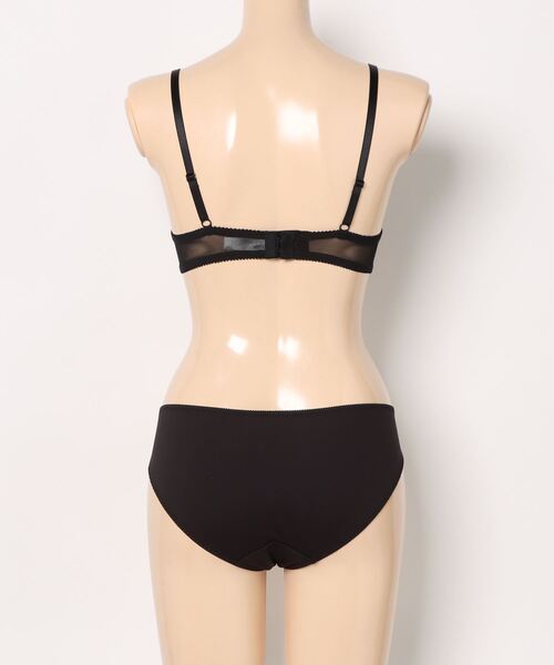 PEACH JOHN(ピーチジョン)の「【盛り感のある谷間メイク☆ストリングがセクシーで大人っぽいデザイン】レースレイヤードストリング盛りブラセット(ブラ&ショーツ・レディース・チャコール/レッド/ブラック・B65/B70/B75/C65/C70/C75/D65/D70/D75/E65/E70/E75)」の9枚目の写真