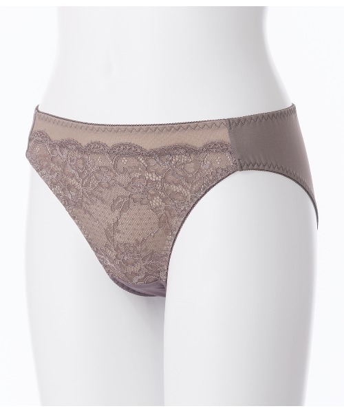 PEACH JOHN(ピーチジョン)の「【盛り感のある谷間メイク☆ストリングがセクシーで大人っぽいデザイン】レースレイヤードストリング盛りブラセット(ブラ&ショーツ・レディース・チャコール/レッド/ブラック・B65/B70/B75/C65/C70/C75/D65/D70/D75/E65/E70/E75)」の10枚目の写真