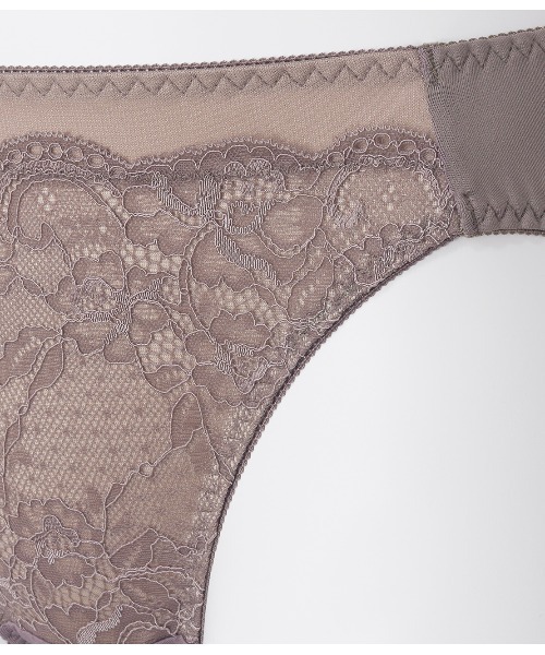 PEACH JOHN(ピーチジョン)の「【盛り感のある谷間メイク☆ストリングがセクシーで大人っぽいデザイン】レースレイヤードストリング盛りブラセット(ブラ&ショーツ・レディース・チャコール/レッド/ブラック・B65/B70/B75/C65/C70/C75/D65/D70/D75/E65/E70/E75)」の12枚目の写真