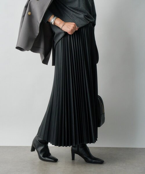 PRADA ミラノロゴ入り プリーツスカート ブラック ウエストゴム仕様 Prada Re-Nylon プリーツ スカート | ブラック | FARFETCH JP