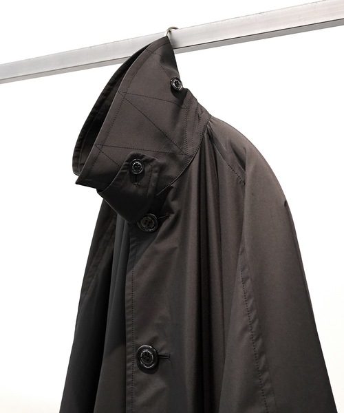 TROVE(トローヴ)の「TROVE / PONCHO MAC COAT(ポンチョ・メンズ・ブラック系その他/ブラック系その他2/ダークブラウン/チャコール・1/3)」の10枚目の写真