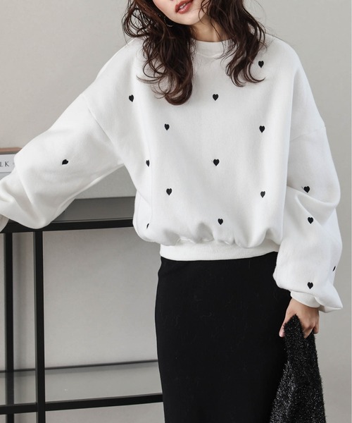 SUGAR BISKET（シュガービスケット）の「裏起毛ハート刺繍スウェット（ベスト・レディース・ブラック/チャコール/ホワイト/グレー・フリー）」の6枚目の写真