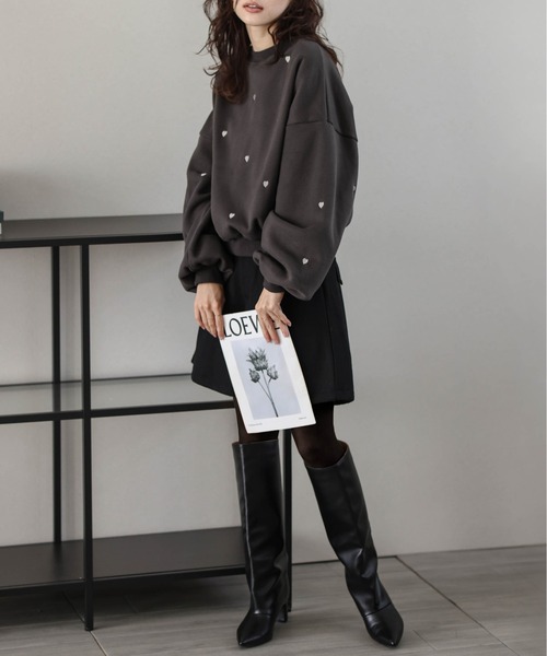 SUGAR BISKET（シュガービスケット）の「裏起毛ハート刺繍スウェット（ベスト・レディース・ブラック/チャコール/ホワイト/グレー・フリー）」の15枚目の写真