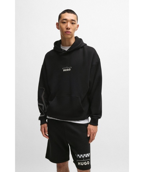 HUGO（ヒューゴ）の「レーシングプリント コットンブレンド フーディ（パーカー・メンズ・ブラック・S/M/L/XL/XS）」の3枚目の写真