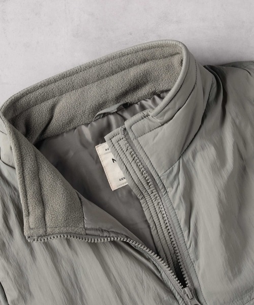 Right-on(ライトオン)の「薄中綿ベスト(ダウンベスト・メンズ・ブラック/オリーブ/ベージュ・L/M/XL)」の5枚目の写真