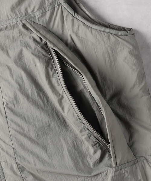 Right-on(ライトオン)の「薄中綿ベスト(ダウンベスト・メンズ・ブラック/オリーブ/ベージュ・L/M/XL)」の6枚目の写真