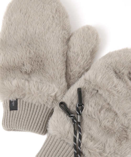 niko and...（ニコアンド）の「オリジナルフェイクファーボアストラップ付きミトン（手袋・レディース・ピンク/モカ/オレンジ/グリーン/アイボリー・FREE）」の15枚目の写真