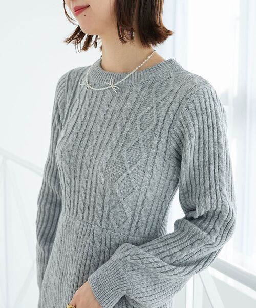 MAJESTIC LEGON（マジェスティックレゴン）の「ケーブル編みフレアニットワンピース（ワンピース・レディース・ブラック/アイボリー/ボルドー/グレー・MEDIUM）」の14枚目の写真