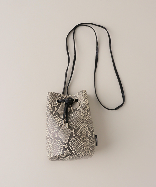 LE TALON(ルタロン)の「blancle/ブランクレ TUBE MINI BAG(ハンドバッグ・レディース・ベージュ・FREE)」の12枚目の写真