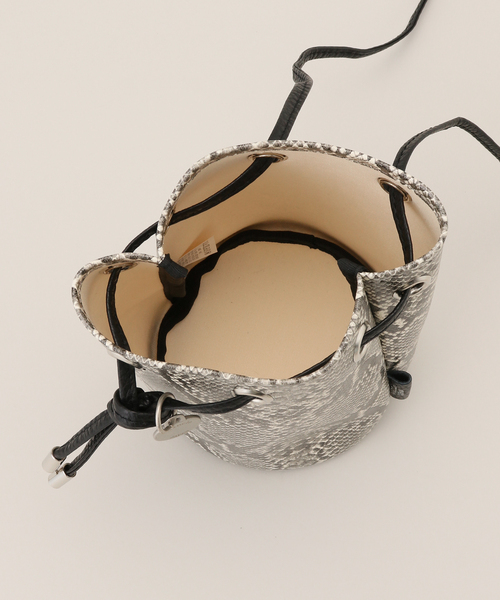 LE TALON(ルタロン)の「blancle/ブランクレ TUBE MINI BAG(ハンドバッグ・レディース・ベージュ・FREE)」の6枚目の写真