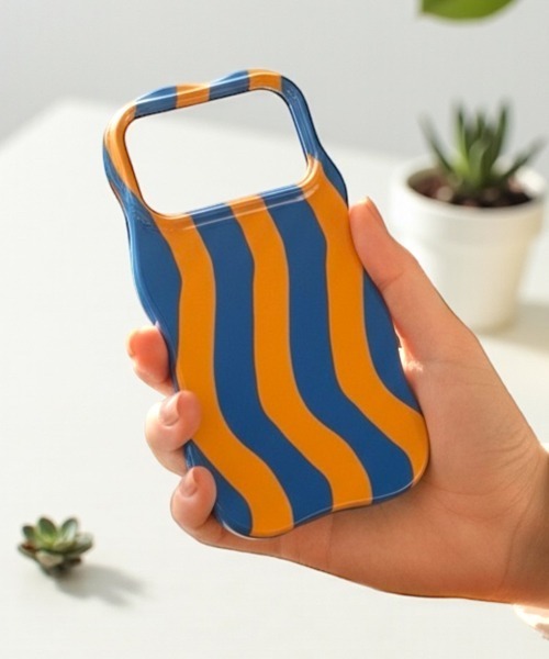 Fun & Daily（ファンアンドデイリー）の「Wave Color Stripe iPhone Case 14 / 15 / 16 / 17 Pro ProMax Air/ アイフォンケース（スマホケース/カバー・レディース・ワインレッド/ブルー/グリーン・iPhone 15 Pro/iPhone 15 Pro Max/iPhone 16/iPhone 16 Pro/iPhone 16 Pro Max/iPhone 15/iPhone 14/iPhone 14 Pro/iPhone 14 Pro Max/iPhone 17/iPhone 17 Pro/iPhone 17 Pro Max/iPhone Air）」の13枚目の写真