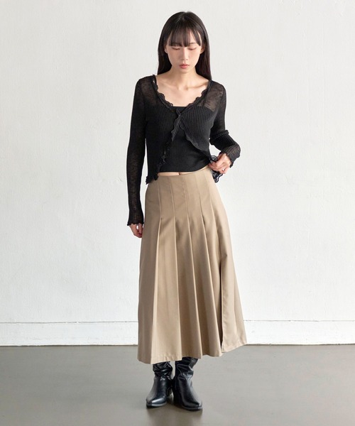 UNE MANSION（ユヌマンション）の「【UNE ORIGINAL】バックウエストゴムスリットプリーツロングスカート（スカート・レディース・ベージュ/グレー/ブラック・SMALL/MEDIUM）」の3枚目の写真
