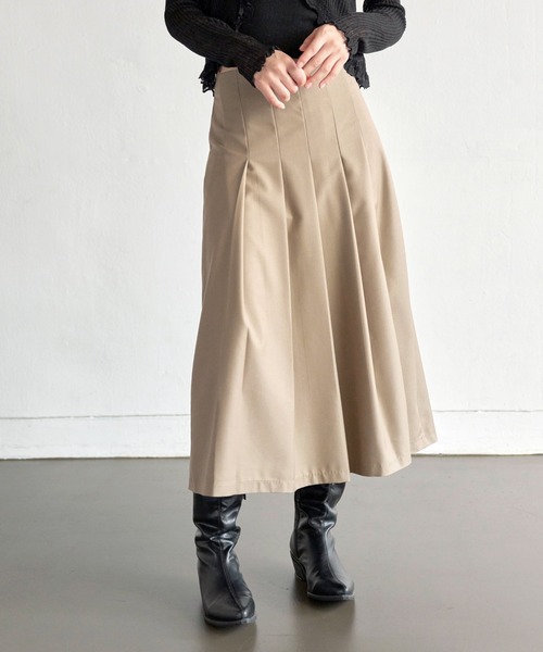 UNE MANSION（ユヌマンション）の「【UNE ORIGINAL】バックウエストゴムスリットプリーツロングスカート（スカート・レディース・ベージュ/グレー/ブラック・SMALL/MEDIUM）」の6枚目の写真