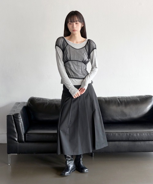 UNE MANSION（ユヌマンション）の「【UNE ORIGINAL】バックウエストゴムスリットプリーツロングスカート（スカート・レディース・ベージュ/グレー/ブラック・SMALL/MEDIUM）」の16枚目の写真