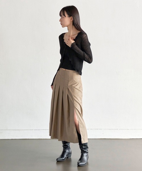 UNE MANSION（ユヌマンション）の「【UNE ORIGINAL】バックウエストゴムスリットプリーツロングスカート（スカート・レディース・ベージュ/グレー/ブラック・SMALL/MEDIUM）」の21枚目の写真
