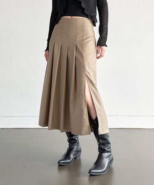 UNE MANSION（ユヌマンション）の「【UNE ORIGINAL】バックウエストゴムスリットプリーツロングスカート（スカート・レディース・ベージュ/グレー/ブラック・SMALL/MEDIUM）」の15枚目の写真