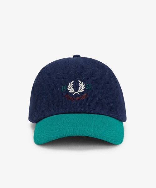 FRED PERRY（フレッドペリー）の「1952 Graphic Pique Cap／グラフィックピケキャップ（キャップ・メンズ・ブルー/ベージュ・ONE SIZE）」の7枚目の写真