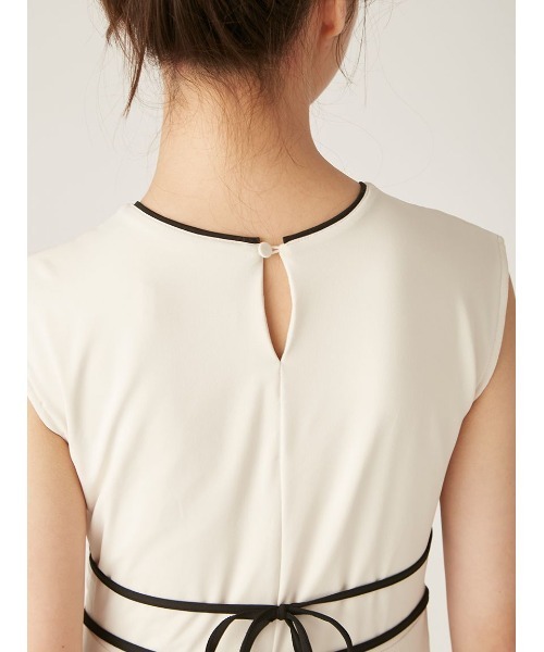 LILY BROWN(リリーブラウン)の「クロスデザインワンピース(ワンピース・レディース・アイボリー/ブルー/ダークネイビー・FREE)」の10枚目の写真