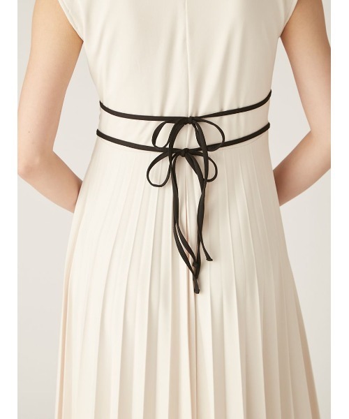 LILY BROWN(リリーブラウン)の「クロスデザインワンピース(ワンピース・レディース・アイボリー/ブルー/ダークネイビー・FREE)」の11枚目の写真