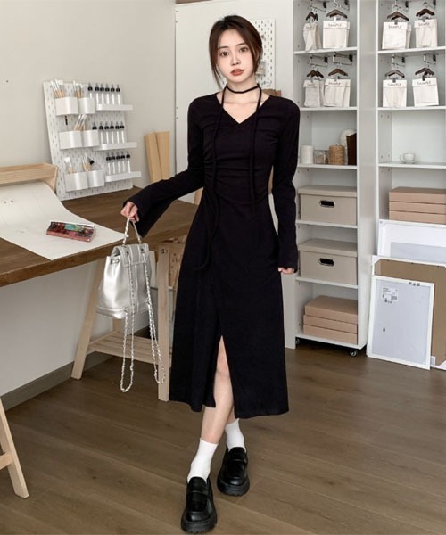 urge:(アージコロン )の「【URGE:】カシュクール風 チョーカーリボン付き 長袖 ロング丈 ワンピース(ワンピース・レディース・アイボリー/ブラック・LARGE/SMALL/MEDIUM/X-LARGE)」の2枚目の写真