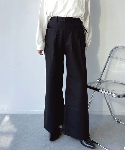 AS KNOW AS plus（アズノゥアズプラス）の「●サイドリボンワイドパンツ（スラックス・レディース・ブラック/チャコールグレー・FREE）」の3枚目の写真