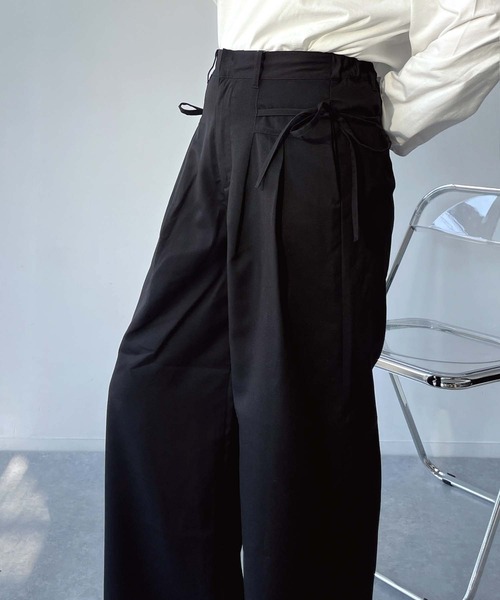 AS KNOW AS plus（アズノゥアズプラス）の「●サイドリボンワイドパンツ（スラックス・レディース・ブラック/チャコールグレー・FREE）」の6枚目の写真