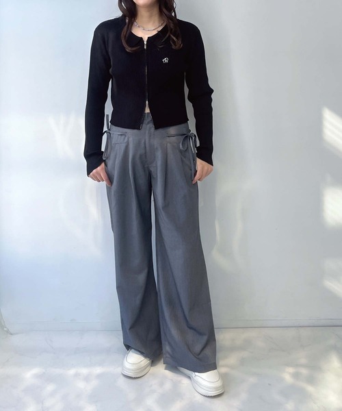 AS KNOW AS plus（アズノゥアズプラス）の「●サイドリボンワイドパンツ（スラックス・レディース・ブラック/チャコールグレー・FREE）」の20枚目の写真