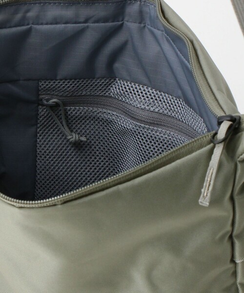 THE NORTH FACE(ザノースフェイス)の「<THE NORTH FACE>カペラ 5 / ショルダーバッグ(ショルダーバッグ・レディース・ブラック/ライトグレー・FREE)」の15枚目の写真