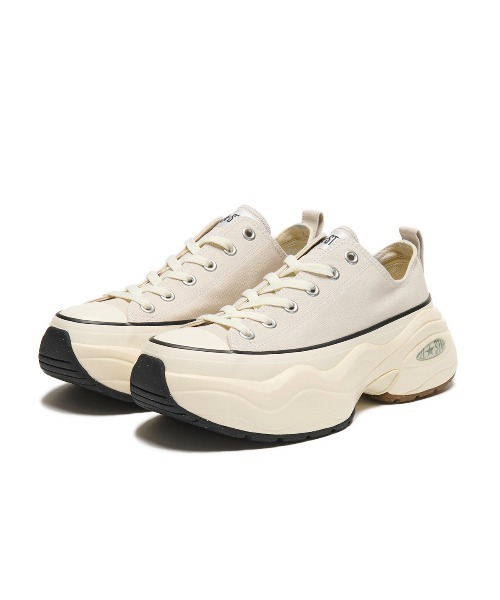 CONVERSE(コンバース)の「CONVERSE ALL STAR (R) SURGETRAINER OX(コンバース オールスター (R) サージトレーナー OX)(スニーカー・メンズ・ライトグレー/ピンク・23cm/23.5cm/24cm/24.5cm/25cm/25.5cm/26cm/26.5cm/27cm/27.5cm/28cm/29cm)」の2枚目の写真