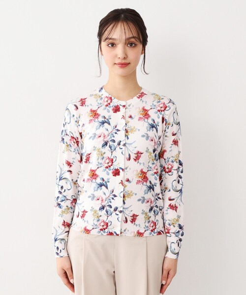 LAURA ASHLEY(ローラアシュレイ)の「【全面プリント/同柄アイテムあり】ローザリンド柄 ニットカーディガン(カーディガン/ボレロ・レディース・ホワイト系3・38/40)」の6枚目の写真