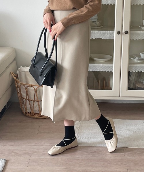 on:nue（オンニュ）の「【on:nue】[3色展開/5サイズ展開] Xストラップフラットシューズ（バレエシューズ・レディース・ブラック/ブラウン/アイボリー・24.5cm/24.0cm/23.5cm/23.0cm/25.0cm）」の12枚目の写真