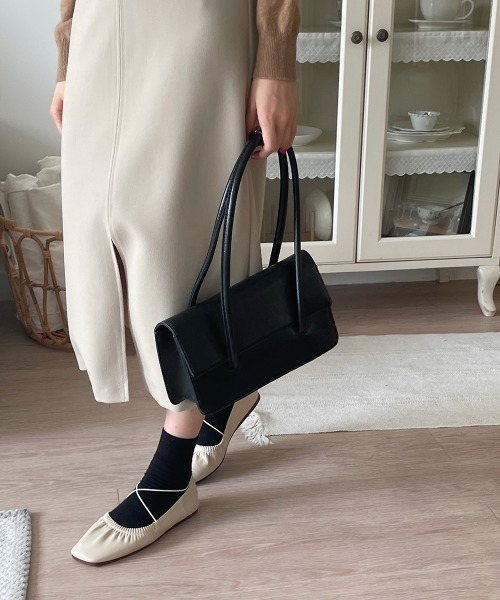 on:nue（オンニュ）の「【on:nue】[3色展開/5サイズ展開] Xストラップフラットシューズ（バレエシューズ・レディース・ブラック/ブラウン/アイボリー・24.5cm/24.0cm/23.5cm/23.0cm/25.0cm）」の15枚目の写真