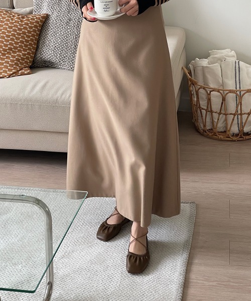 on:nue（オンニュ）の「【on:nue】[3色展開/5サイズ展開] Xストラップフラットシューズ（バレエシューズ・レディース・ブラック/ブラウン/アイボリー・24.5cm/24.0cm/23.5cm/23.0cm/25.0cm）」の16枚目の写真