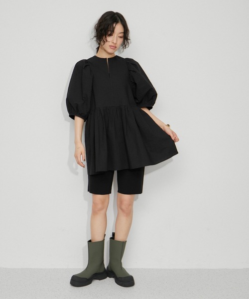 ADAM ET ROPE'（アダムエロペ）の「【WEB限定】・【新色追加】２WAYバルーンスリーブチュニック（シャツ/ブラウス・レディース・ホワイト/ホワイト系その他/ブラック/ブラック系その他2/ブルー系その他4・FREE）」の22枚目の写真