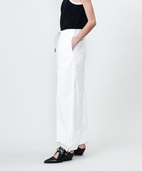 ASTRAET(アストラット)の「<ASTRAET>ツイル ジョガーパンツ(その他パンツ・レディース・ブラック/ホワイト・2/1/0)」の4枚目の写真