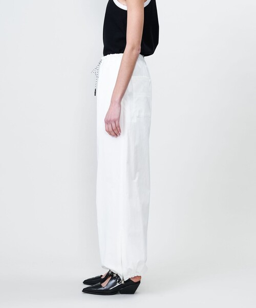ASTRAET(アストラット)の「<ASTRAET>ツイル ジョガーパンツ(その他パンツ・レディース・ブラック/ホワイト・2/1/0)」の11枚目の写真