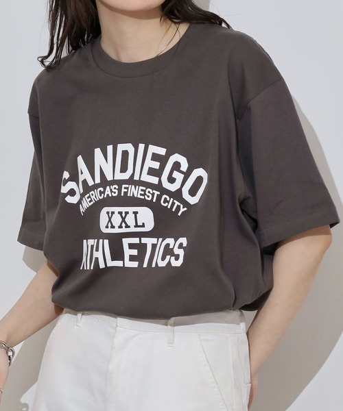 spiritoso(スピリトーゾ)の「spiritoso カレッジプリントTシャツ(SANDIEGO)(Tシャツ/カットソー・メンズ・ホワイト系その他/チャコール/ネイビー/ホワイト系その他2・L/M)」の3枚目の写真