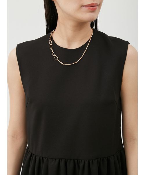 Mila Owen（ミラオーウェン）の「後あきテールヘムペプラムカットソーブラウス（Tシャツ/カットソー・レディース・アイボリー/ブラック/ライム・0/1）」の8枚目の写真