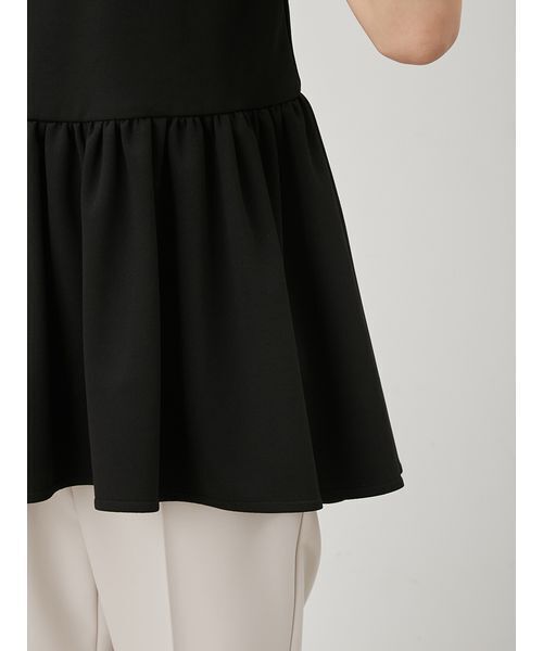 Mila Owen（ミラオーウェン）の「後あきテールヘムペプラムカットソーブラウス（Tシャツ/カットソー・レディース・アイボリー/ブラック/ライム・0/1）」の10枚目の写真