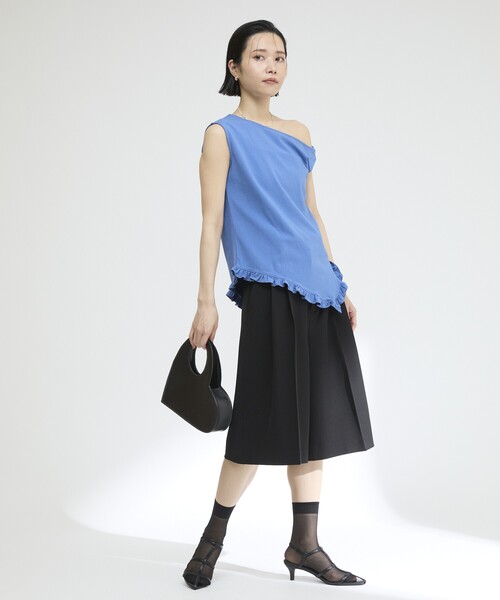 Firsthand（ファーストハンド）の「オーガニックコットン オフショルフリルムトップス / 裾フリル アシンメトリー ノースリーブTシャツ（Tシャツ/カットソー・レディース・ブルー/ホワイト/ブラック/ブラウン・FREE）」の15枚目の写真