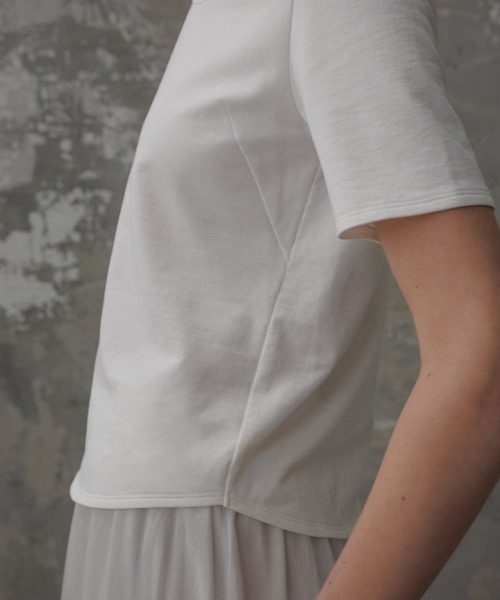 ADAM ET ROPE'(アダムエロペ)の「【EMOELLE】UネックTEE(Tシャツ/カットソー・レディース・ベージュ/ホワイト・FREE)」の11枚目の写真
