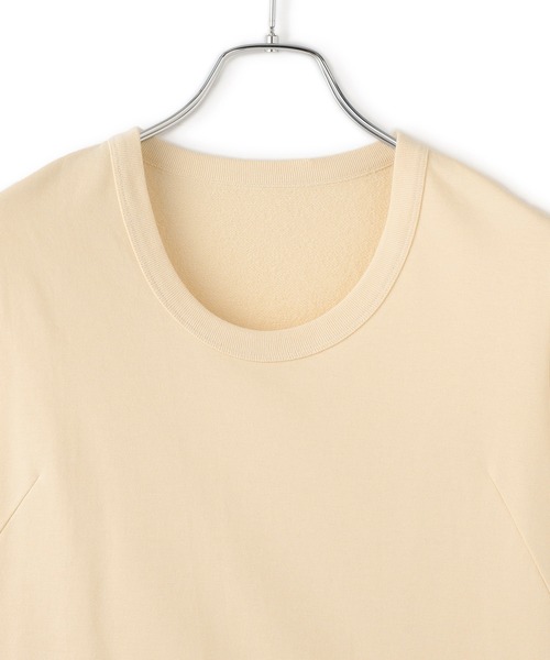 ADAM ET ROPE'(アダムエロペ)の「【EMOELLE】UネックTEE(Tシャツ/カットソー・レディース・ベージュ/ホワイト・FREE)」の21枚目の写真