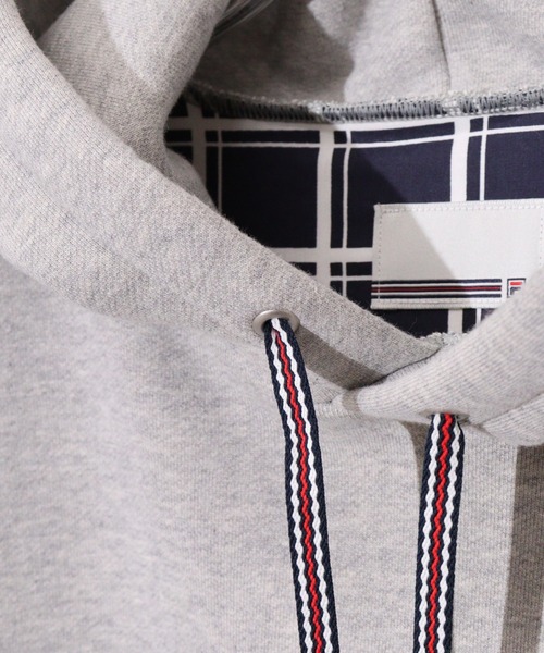 FILA HERITAGE（フィラヘリテージ）の「FILA HERITAGE SWEAT HOODIE ワンポイント刺繍 フーディー（パーカー・メンズ・グレー/ネイビー・XL/L/M）」の15枚目の写真