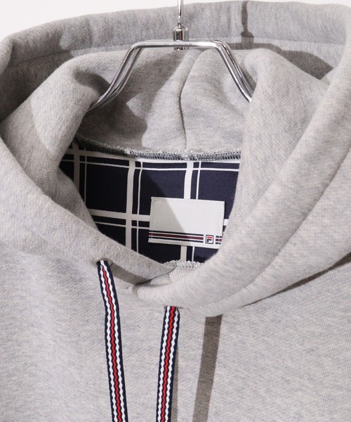 FILA HERITAGE（フィラヘリテージ）の「FILA HERITAGE SWEAT HOODIE ワンポイント刺繍 フーディー（パーカー・メンズ・グレー/ネイビー・XL/L/M）」の18枚目の写真